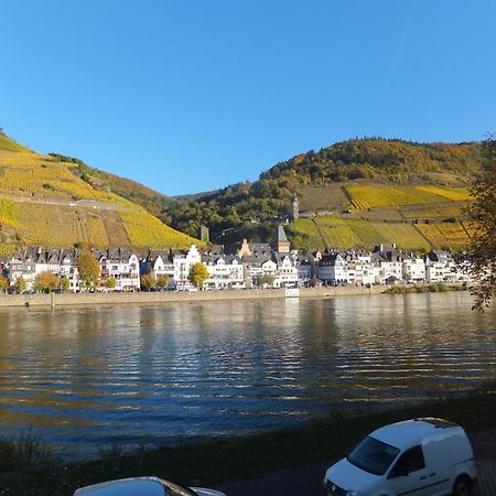 Haus Margarete Apartment Zell an der Mosel Exterior foto