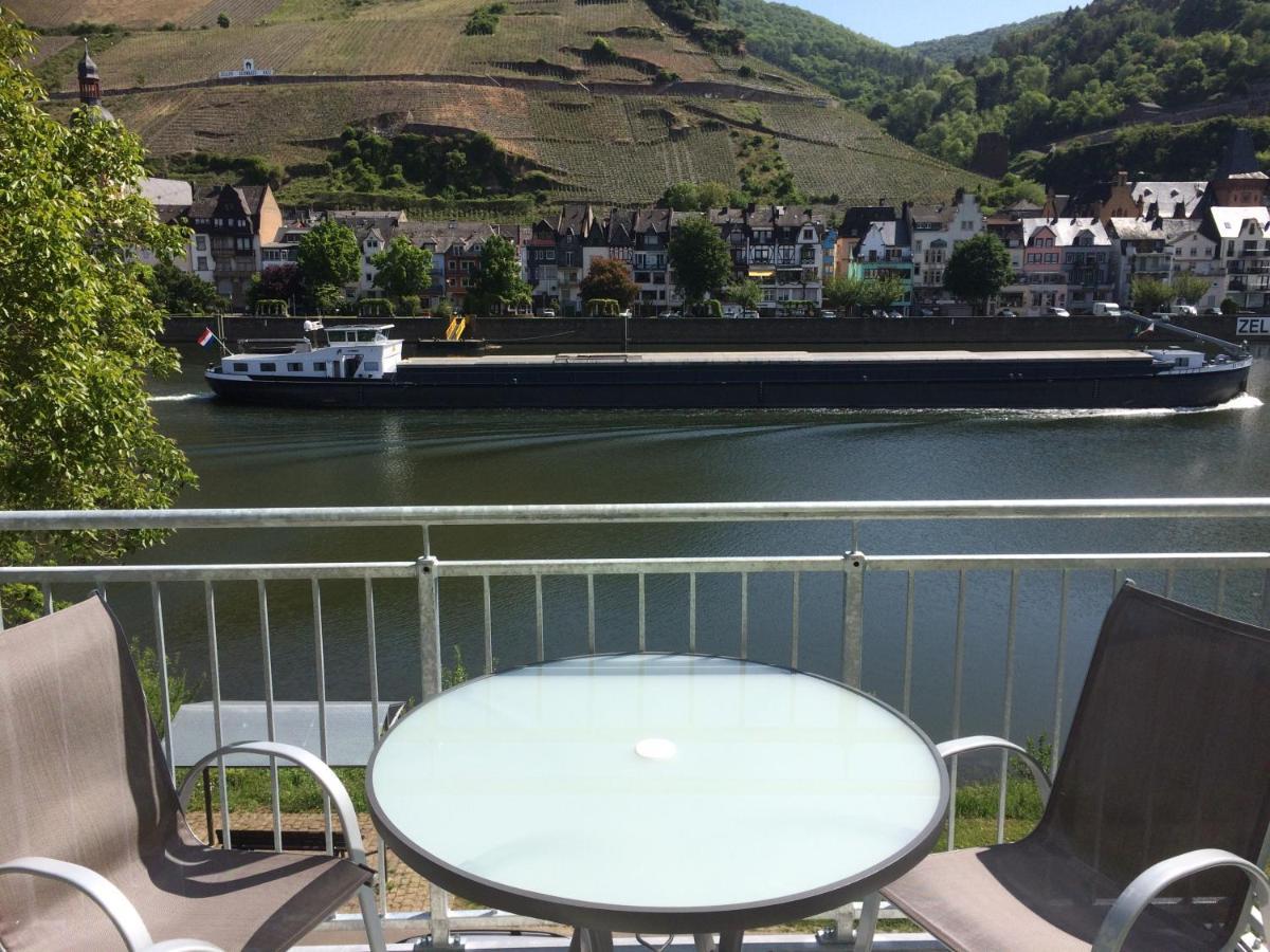 Haus Margarete Apartment Zell an der Mosel Exterior foto